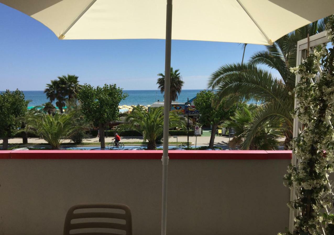 Sulmare Alba Adriatica Bed & Breakfast エクステリア 写真