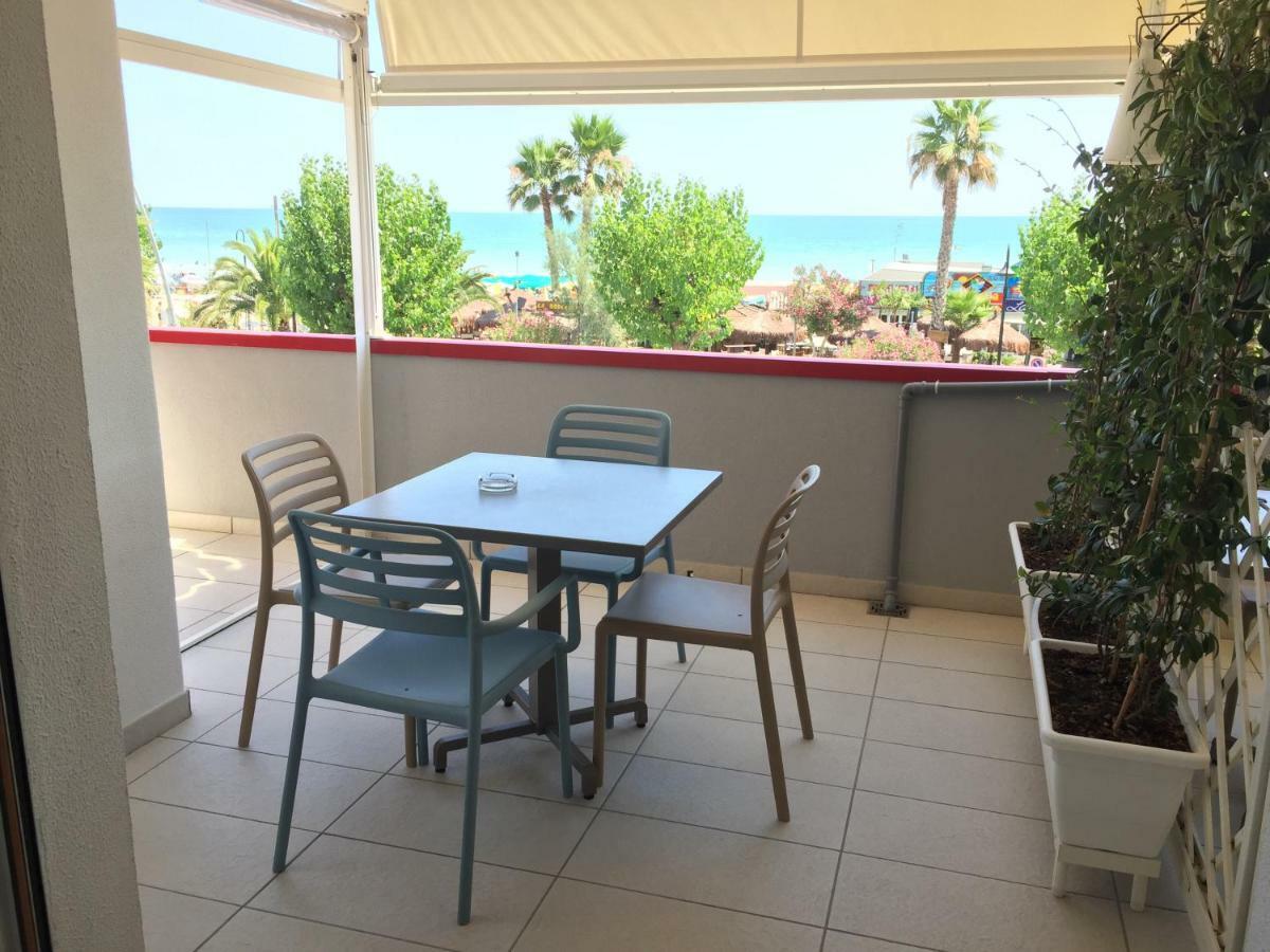 Sulmare Alba Adriatica Bed & Breakfast エクステリア 写真